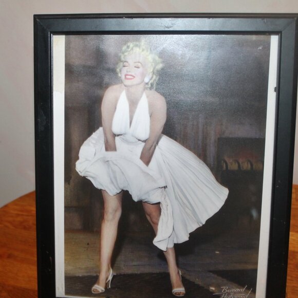 Vintage Framed Photo of Marilyn Munroe The 7 Year Itch by Bernard of Hollywood - Picture 1 of 8